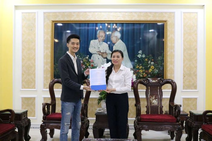 Quyên góp giúp đồng bào miền Trung