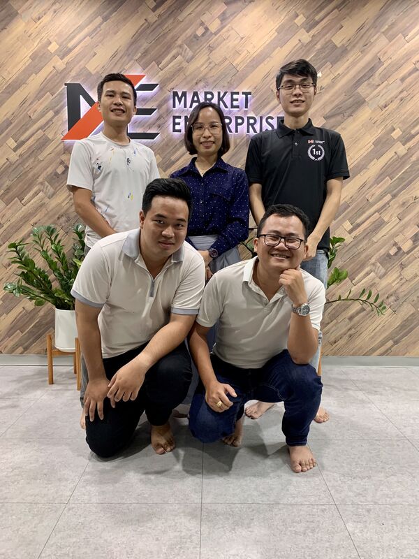 Bạn Nguyễn Chu Kim Sang và đồng đội tại Market Enterprise Việt Nam
