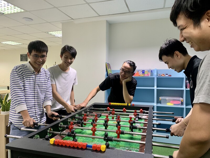 Bạn Nguyễn Ngọc Tiến và đồng đội tại Market Enterprise Việt Nam