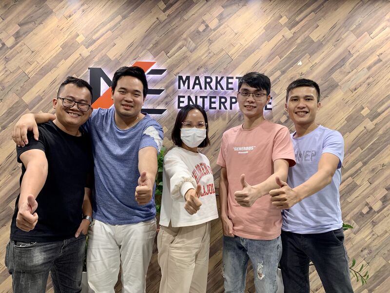 Kỷ niệm 1 năm làm việc – Bạn Lê Mai Quyền