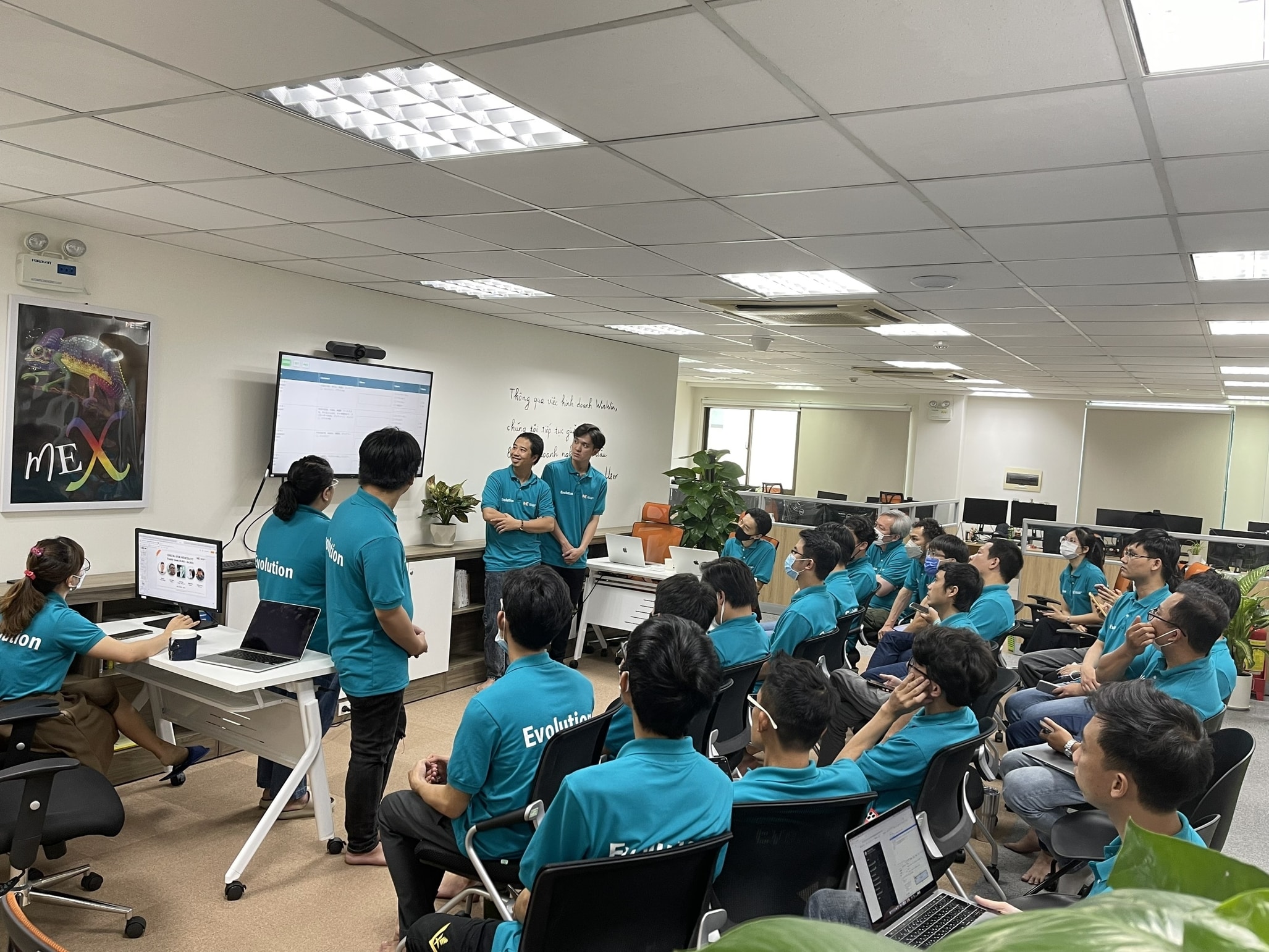 Team Unagi thuyết trình