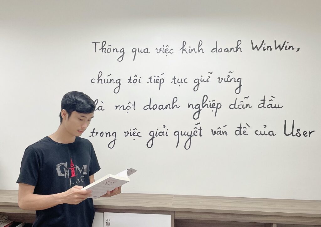 Giới thiệu nhân viên tại MEVN_bạn Sách