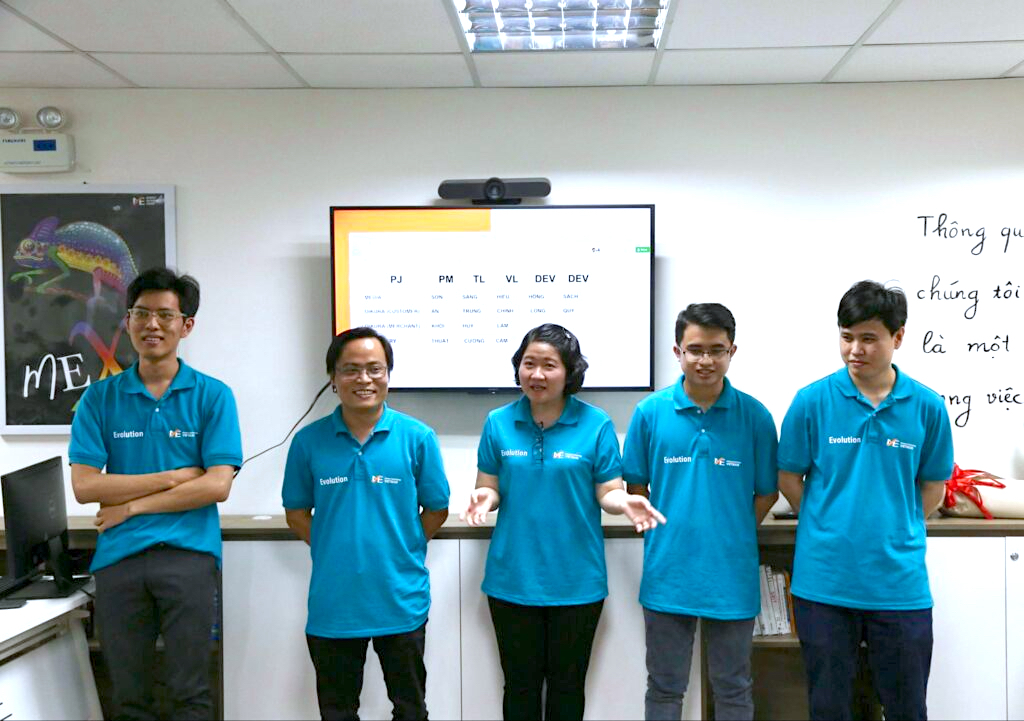Giới thiệu nhân viên- bạn Long cùng team Innova