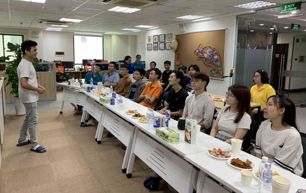Diễn giả Sang trao đổi về The Lean Startup cùng khách mời