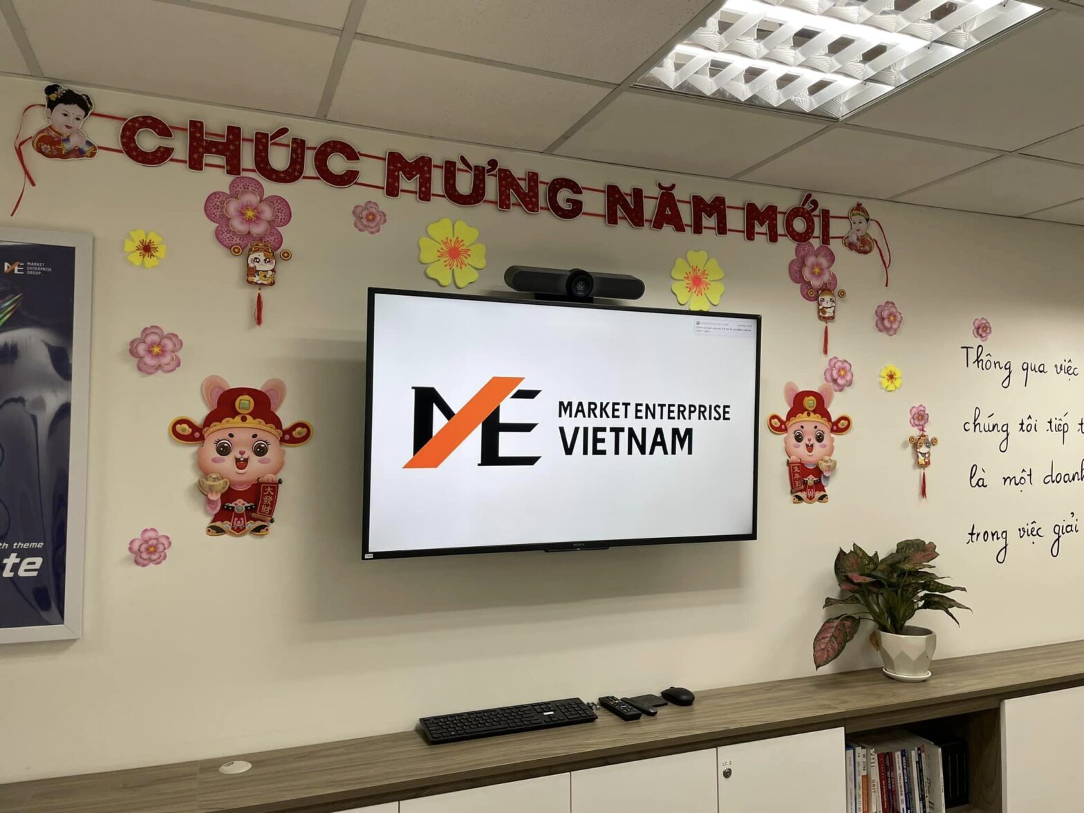 Cùng đón Tết 2023 với MEVN