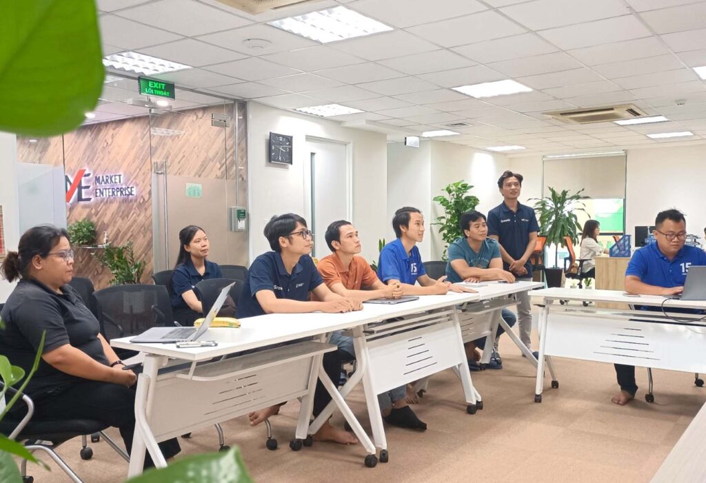 Bạn Kim Sang The Best MEVN tổ chức Seminar OOP