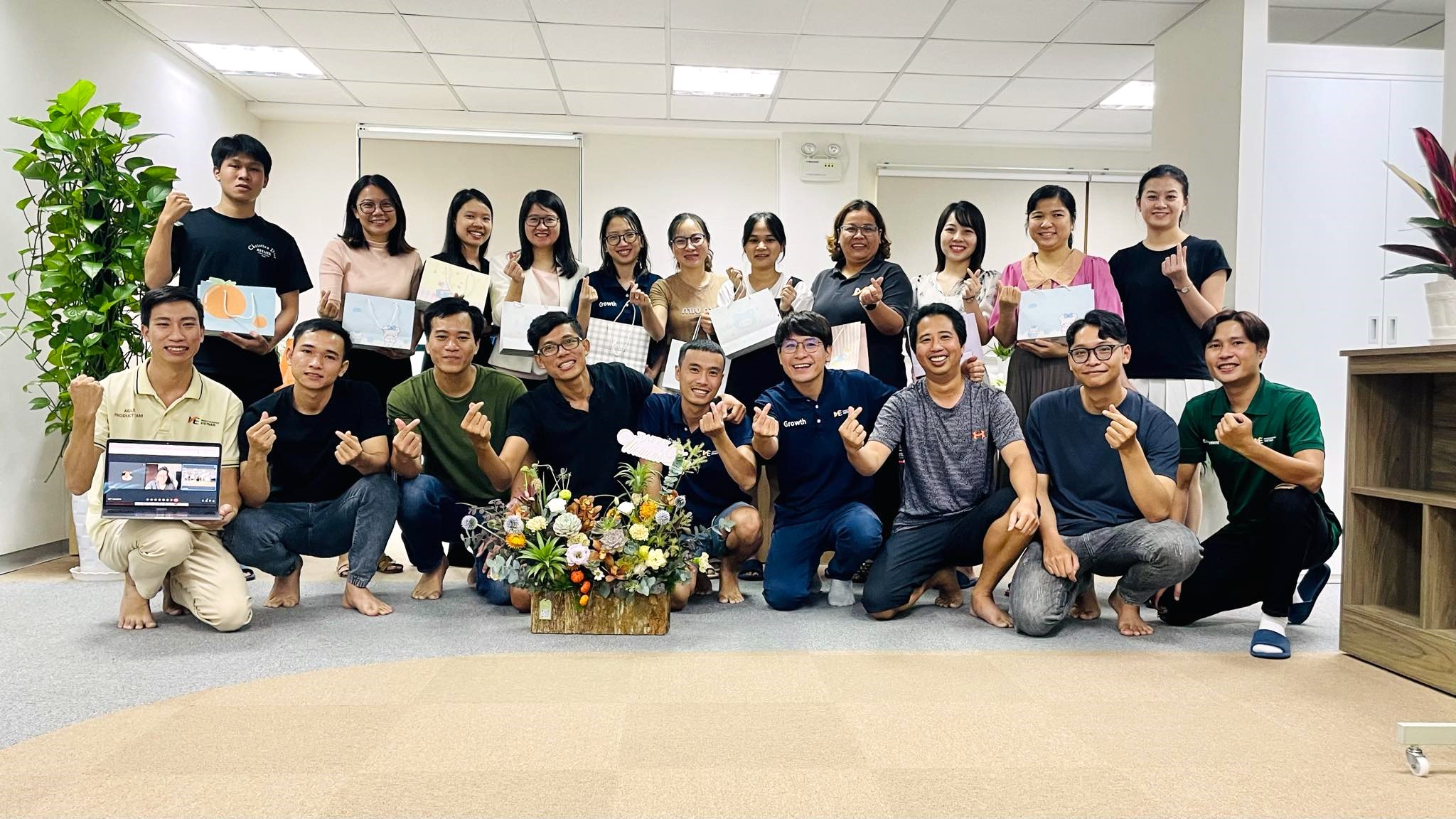 Kỷ niệm 1 năm làm việc bạn Đào Khánh Ngân Ngày phụ nữ Việt Nam