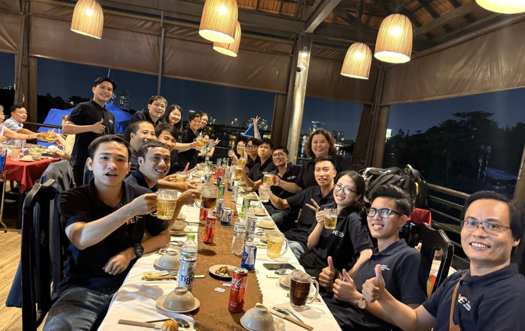 Tiệc thân mật tại nhà hàng Cây Sake Quarter Sharing tại MEVN