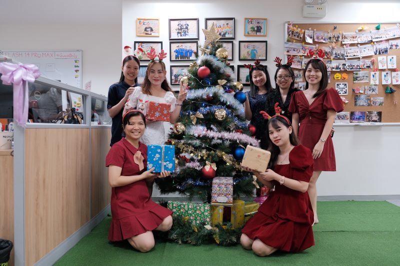 Hình văn phòng - Ngày Hội Gia Đình Và Tiệc Giáng Sinh