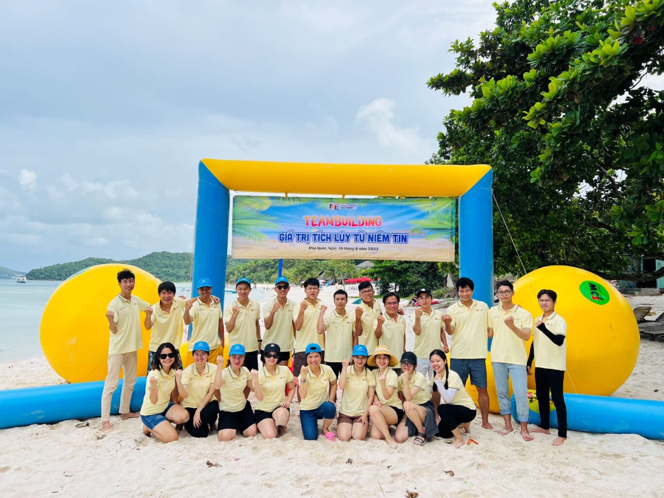 Du lịch2 - Kỷ niệm 1 năm làm việc bạn Nguyễn Ngọc Thanh Trúc